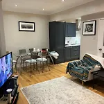 Superbly Located 2Bd Flat Heart Of Pimlico!