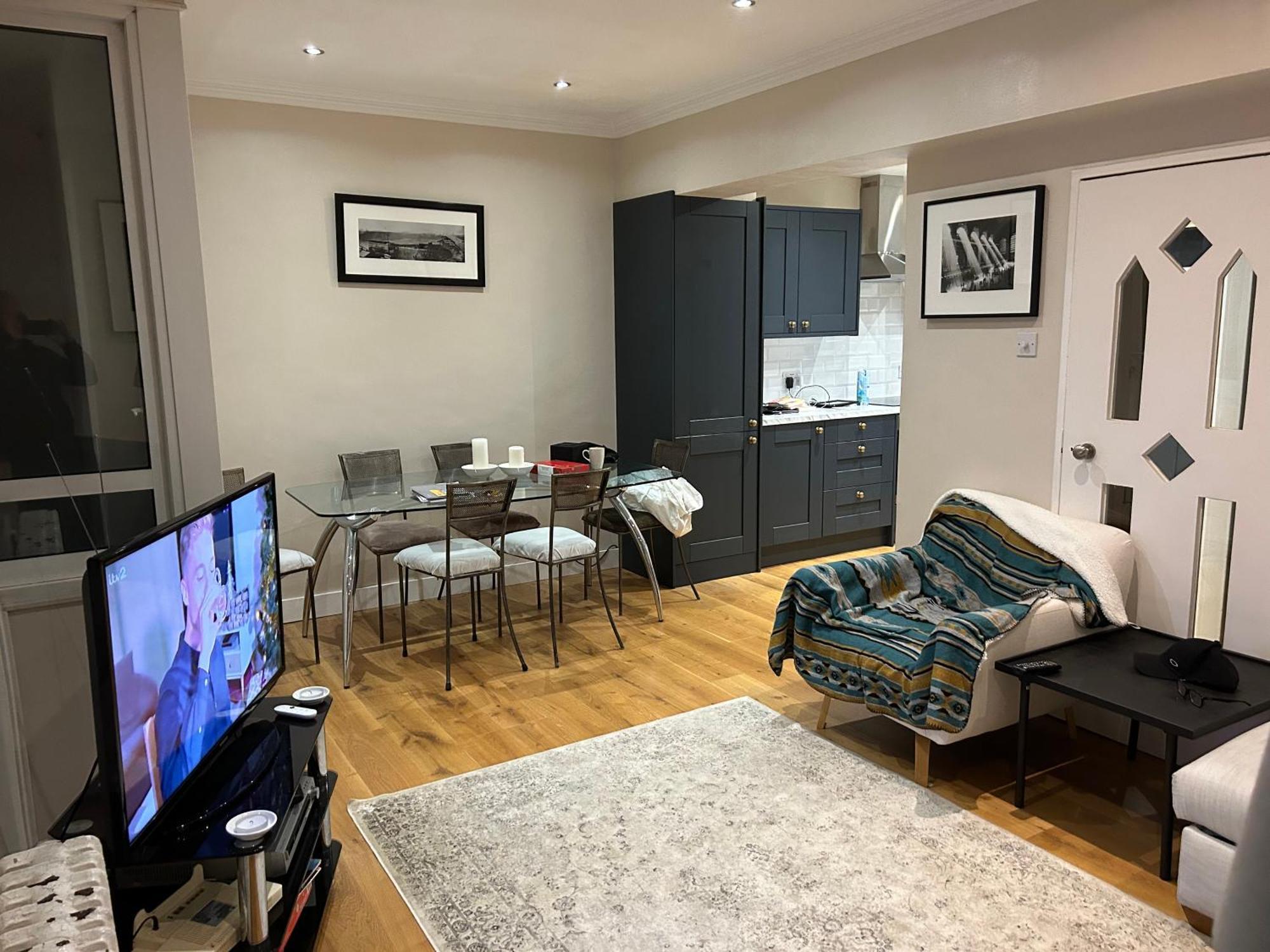Superbly Located 2bd Flat Heart Of Pimlico! Apartment London
