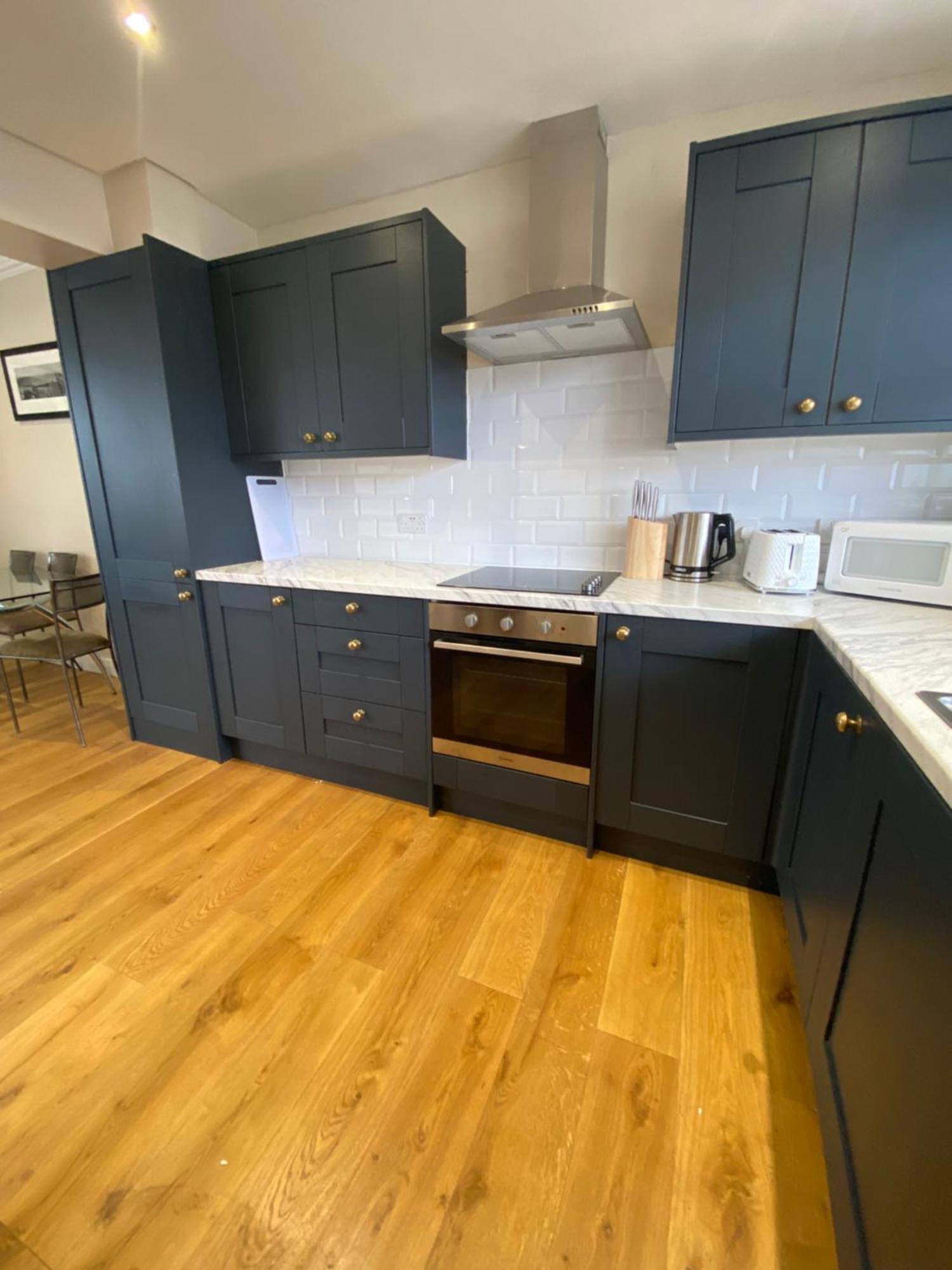 Superbly Located 2bd Flat Heart Of Pimlico! London